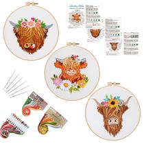 Kit de bordado Louise Maelys Highland Cow, 3 conjuntos com argola e fios Kit de bordado Louise Maelys Highland Cow, 3 conjuntos com argola e fios