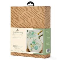 Kit de Bordados de Jardim Aquático - DMC Mindful Making Kit de Bordados de Jardim Aquático - DMC Mindful Making