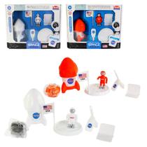 Kit de Brinquedo Nasa com Astronauta, Foguete e Solo Lunar de Massinha