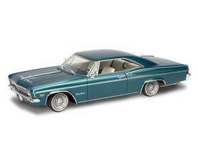 Kit de carro modelo Revell '66 Chevy Impala SS 396 2N1 em escala 1:25