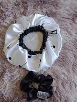 Kit de cetim estampado de nota musical.