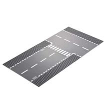 Kit de construção LEGO City Straight and T Junction 60236 (2 peças)
