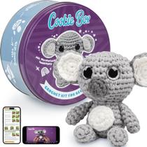 Kit de crochê Cookie Box Koala Coal com tutorial ponto a ponto