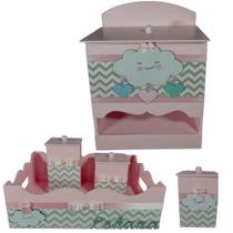 Kit de Higiene de bebê madeira Mdf Menina 5 pçs - CHUVA AMOR ROSA CHEVRON CINZA Kit de Higiene de bebê madeira Mdf Menina 5 pçs - CHUVA AMOR ROSA CHEVRON CINZA