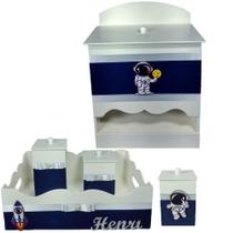 Kit de Higiene de bebê madeira Mdf menino 5 pçs - Astronauta Branco e azul marinho
