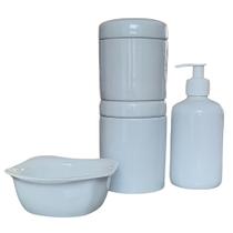 Kit de Higiene para Bebê com 4 Peças - Potes, Porta Álcool e Molhadeira em Porcelana Branca Kit de Higiene para Bebê com 4 Peças - Potes, Porta Álcool e Molhadeira em Porcelana Branca
