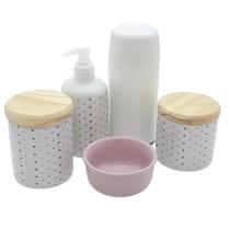 Kit de Higiene para Lavabo Poá Colorido com 5 Peças e Tampas de Pinus Kit de Higiene para Lavabo Poá Colorido com 5 Peças e Tampas de Pinus