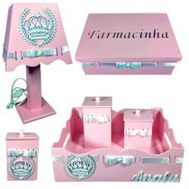 Kit de Higiene para quarto de bebê feminino madeira Mdf 6 pçs - Coroa branco e rosa Kit de Higiene para quarto de bebê feminino madeira Mdf 6 pçs - Coroa branco e rosa