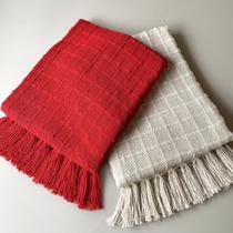 Kit De Mantas Vermelha E Cru Pra Sofá Decoração Luxo 1,80 x 1,20 m 100 Artesanal