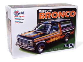Kit de modelos MPC 1980 Ford Bronco em escala 1:25 com 133 peças