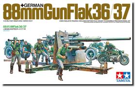 Kit de modelos Tamiya German 88 mm Gun Flak 36.37 com 9 figuras 1/35
