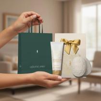 Kit De Natal O Boticário Lily C/sacola De Presente - 3 Itens Floral