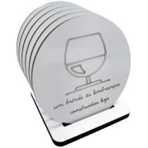 Kit de Porta Copos com Desenhos de Drinks e Frases - Organize e Curta a Bebida com Estilo Kit de Porta Copos com Desenhos de Drinks e Frases - Organize e Curta a Bebida com Estilo