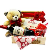 kit De Presentes Caixa em MDF com pelúcia, Chocolates e vinho