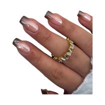 Kit De Unhas Postiças Curtas Em Gradiente Branco Rosado 24pcs Com Lixa E Adesivo