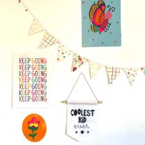 Kit decor dupla de pôster + quadrinho + régua de crescimento + flâmula + varal de bandeirinhas