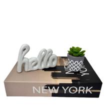 Kit decoração livro NewYork + vaso artesanal + palavra hello