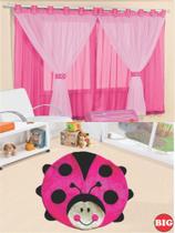 Kit decoração p/ Quarto de Menina = Cortina Malha Juvenil + Tapete Pelucia Big Urso Joaninha - Pink