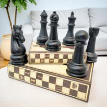 Kit Decorativo de Luxo com 6 Peças de Xadrez e 2 Livros Fakes em MDF Revestido Preto Branco