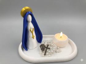 Kit Decorativo Religioso Nossa Sra.Aparecida Bandeja e Cachepô de Vela e Terço