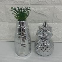 Kit decorativo vaso com suculenta e abacaxi prata