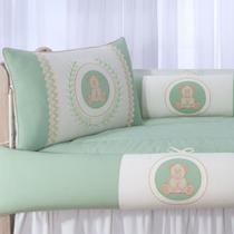 Kit enxoval para berço 500 verde musgo bordado com babado de berço Kit enxoval para berço 500 verde musgo bordado com babado de berço