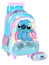 Kit Escolar Lilo Stitch Luxo Mochila Rodas + Estojo Triplo Kit Escolar Lilo Stitch Luxo Mochila Rodas + Estojo Triplo