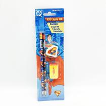 Kit Escolar Superman Leo&Leo - 2 Lápis + Apontador + Borracha Kit Escolar Superman Leo&Leo - 2 Lápis + Apontador + Borracha
