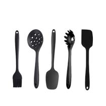 Kit Espátula Escumadeira Pegador 5 Utensílios Silicone Preto