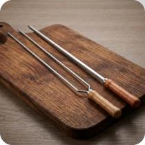 Kit Espeto Churrasco Duplo Inox 65cm e Espeto Simples 1 Lamina 65cm Mor com Cabo de Madeira