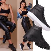Kit Essencial: Bota Feminina Esporte Preta Para Dias Dinâmicos + Coturno Preto Para Um Toque De Estilo Robusto. Kit Essencial: Bota Feminina Esporte Preta Para Dias Dinâmicos + Coturno Preto Para Um Toque De Estilo Robusto.
