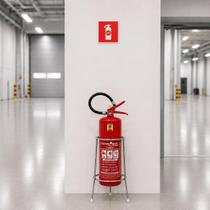 Kit Extintor Abc 6kg Com Suporte E Placa De Sinalização Kit Extintor Abc 6kg Com Suporte E Placa De Sinalização