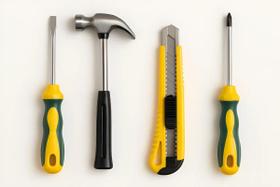 Kit ferramentas 4 peças martelo, estilete, chave philips e fenda