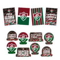 Kit Festa Fluminense 4 Quadros Decorativos + Decoração de Mesa 8 Displays Festcolor - Produto Licenciado - Inspire Sua F Kit Festa Fluminense 4 Quadros Decorativos + Decoração de Mesa 8 Displays Festcolor - Produto Licenciado - Inspire Sua F