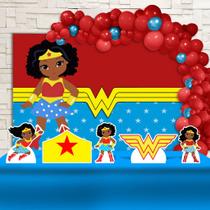 Kit Festa Ouro Mulher Maravilha Cute Negra - IMPAKTO VISUAL