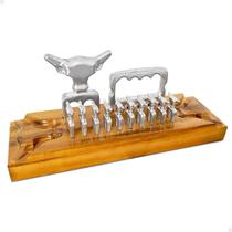 Kit Garra De Urso Garfo Tridente Churrasco Com Suporte Base De Madeira Com 10 Petisqueiras