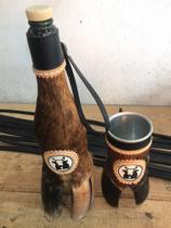 Kit Garrafa + Caneca Pé De Boi Natural Porta Bebida Cavalgada