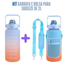 Kit Garrafa Squeeze Colorida Degradê Para Água 2 Litros Com Tampa Retrátil + Capa Térmica Lindas Estampas com Porta Celular