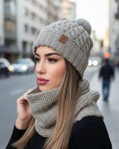 Kit Gorro e Touca Feminina com Pompom + Gola em Tricô Inverno Quente e Elegante