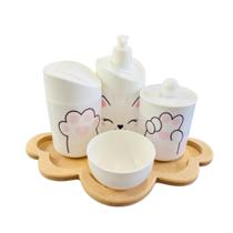 Kit Higiene Baby Gatinha Menina c/bandeja MDF Kit Higiene Baby Gatinha Menina c/bandeja MDF