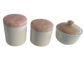 Kit higiene bebê 3 pecas em Porcelanas branca forte resistente tampa rosa