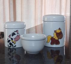 Kit higiene bebê 3 peças Fazendinha - Potes e Molhadeira - Peças porcelana