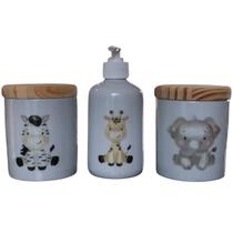Kit Higiene Bebê 3 peças Safari Porta álcool e potes - Porcelana Tampa Pinus - Antilope Decor Porcelanas