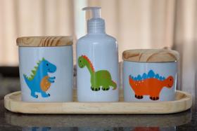 Kit higiene bebê 4 peças Dinossauro - Bandeja, potes e porta álcool - Peças porcelana bandeja e tampas pinus