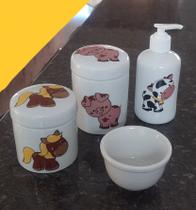 Kit higiene bebê 4 peças Fazendinha - potes, porta álcool e molhadeira - Peças Porcelana