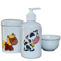 Kit higiene bebê Fazendinha 3 peças - pote, porta álcool e molhadeira - Tudo Porcelan