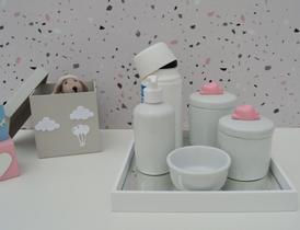 Kit Higiene Bebê K010 Apliques Rosa Bandeja Espelho Banho Quarto Kit Higiene Bebê K010 Apliques Rosa Bandeja Espelho Banho Quarto