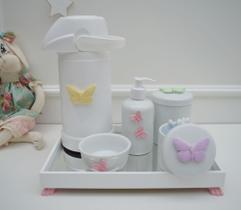 Kit Higiene Bebê K030 Borboleta Infantil Moderno Porcelanas Bandeja Menina Térmica Kit Higiene Bebê K030 Borboleta Infantil Moderno Porcelanas Bandeja Menina Térmica