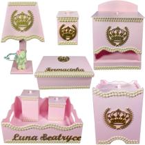 Kit Higiene bebê Mdf 8 peças Rosa Com Pérolas de Coroa Kit Higiene bebê Mdf 8 peças Rosa Com Pérolas de Coroa