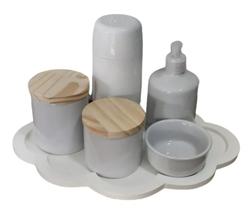 Kit Higiene Bebê Porcelana Branca 6 peças com Tampa Garrafa Térmica bandeja nuvem branca